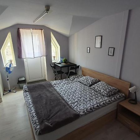 Стаи За Гости Sun House Lejlighed Varna Eksteriør billede