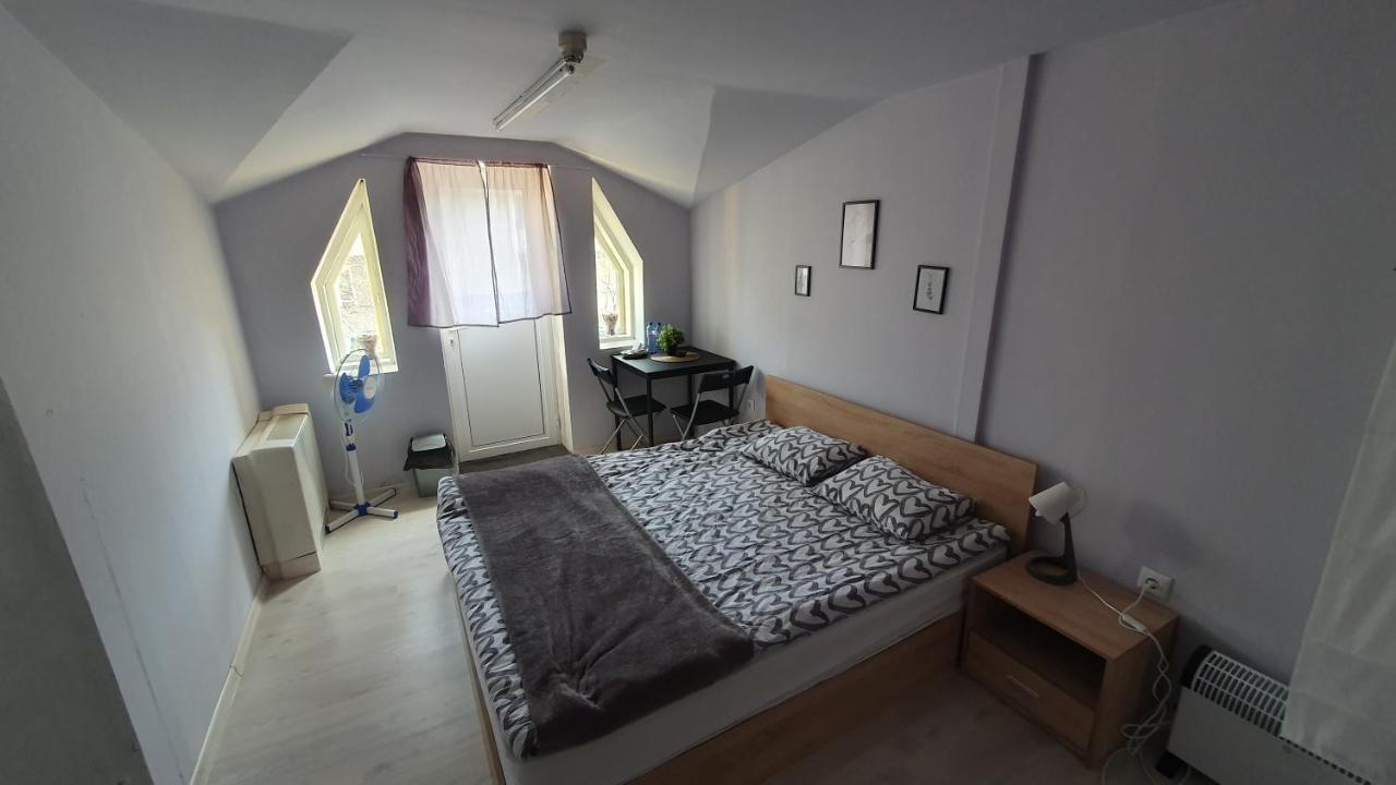Стаи За Гости Sun House Lejlighed Varna Eksteriør billede