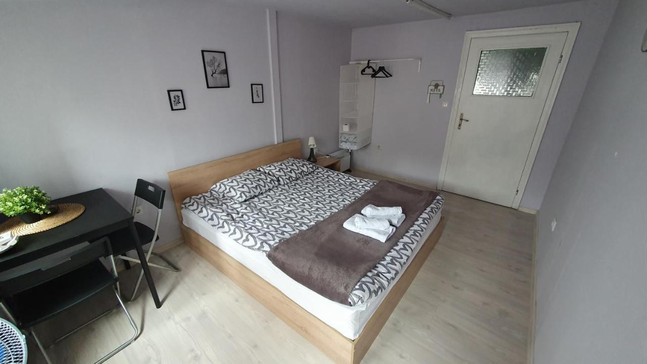 Стаи За Гости Sun House Lejlighed Varna Eksteriør billede