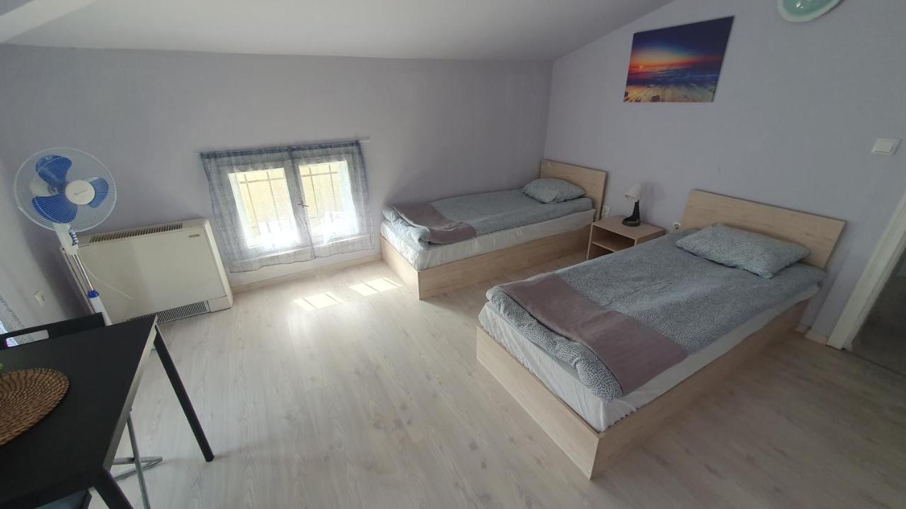 Стаи За Гости Sun House Lejlighed Varna Eksteriør billede